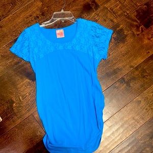 New never worn without tags maternity shirt